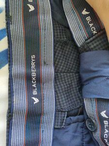 Stylish Checked Trousers-check descripti