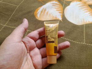 SAMPLE OF SIMPLE, MINIMALIST, LAKME.