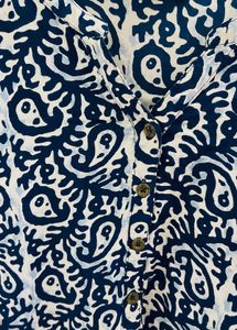 Stylish Blue &amp; White Printed Akruti Kurta