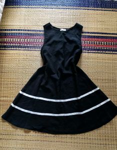 Chic Black Sleeveless A-Line Dress