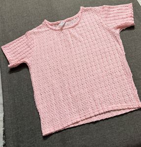 Soft pink textured crop top !