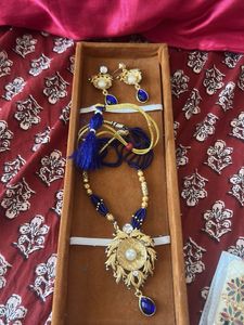 Blue Stone & Pearl Necklace Set