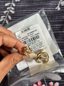 Unique Gold-Tone Ring