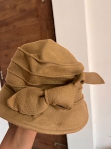 Elegant Ladies Cap with Bow Detail