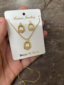 Anti tarnish jewellery chain pendant earrings set