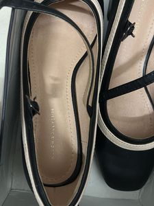 Chic Black Ballerina Heels with Strap