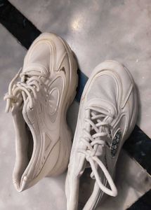 Korean chunky white shoes