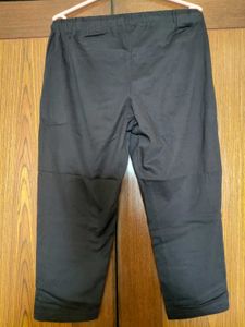 Black Cropped Athletic Capris