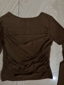 Chic Brown Ruched Top 🤎