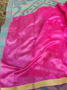 🎉🎉Pink &amp; Gold Embroidered Saree With Blouse
