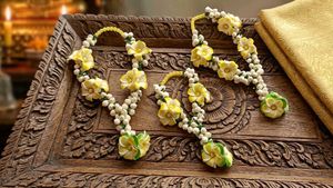 Yellow & White Floral Jewellery Set