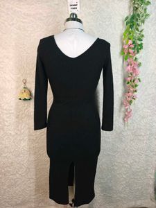 Chic Black Long Sleeve Midi Dress