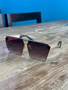Chic Oversized Geometric Sunglasses