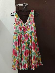 V-Neck Floral Pleated Dress