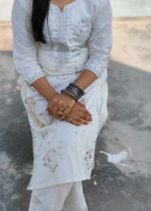 Elegant White Floral Kurta Set with Dupatta