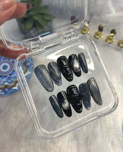 Press On Nails - Black & Grey cat-eye set