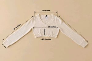 CREAM V-NECK CROPPED KNIT SWEATER
