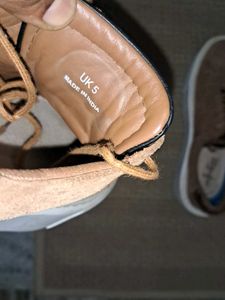 Almost new Clarks leather sneakers