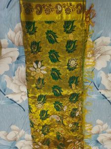 Green &amp; Gold Floral Saree