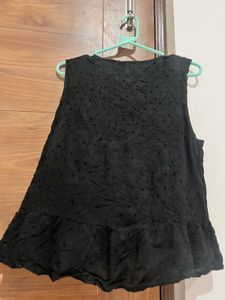 Black Sleeveless V-Neck Top