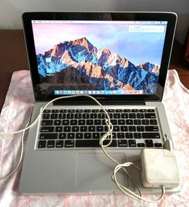 MacBook Pro Laptop 13 inch