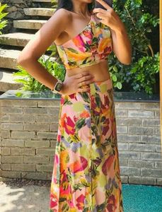 Berrylush Floral Printed One Shoulder top With Sli