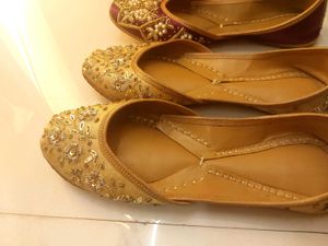 punjabi jutti set of 2 pairs