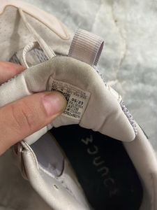 Lightweight Women's Running Shoes