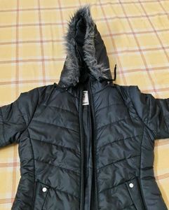 Stylish Padded Jacket with Detachable Fur Hood