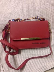 Red sling bag “Charles &amp; Keith Style Premium❤️