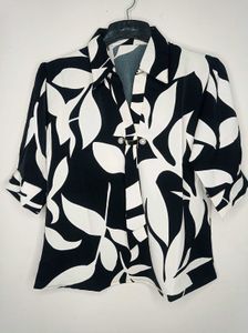 Chic Black & White Leaf Print Top