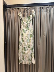 Off-Shoulder Floral Maxi Dress 🌴