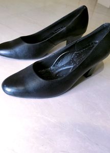 Classic Black Leather Pumps