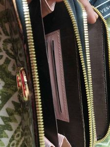 black clutch purse