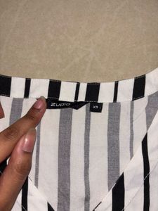 Chic Striped Tie-Front Blouse