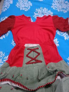 Cute Red &amp; Green Baby Outfit + freebies