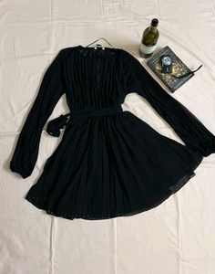 Chic Black Pleated Midi Dress