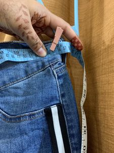 PLUS SIZE RIPPED DENIMS