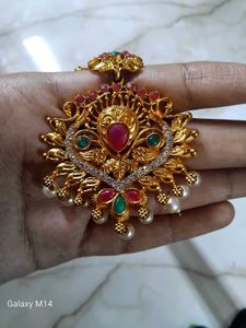 Exquisite Indian Gold-Plated Necklace Set