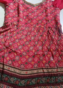 Stunning Red &amp; Green Ethnic Kurta Set