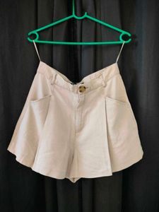 Chic Beige Pleated Shorts
