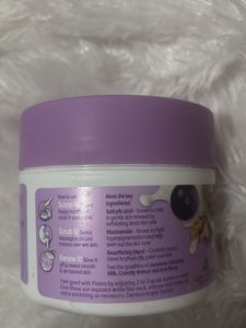 Fiama Body Scrub - Exfoliate to De-Tan