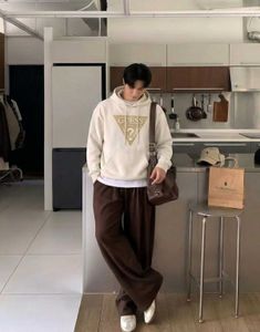 GUESS Logo Hoodie – Off White