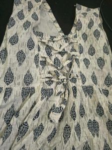Stylish Printed Sleeveless Kurti
