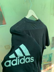 Adidas Men's Black T-Shirt (T520)