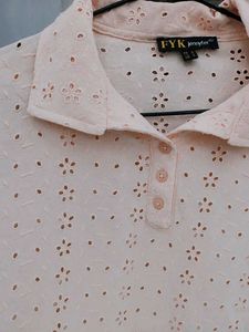 Peach Cropped Eyelet Top ✨️