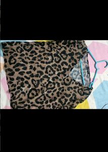 Leopard Print Sheer V-Neck SCHAKET