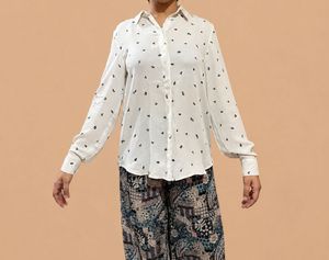 Chic White Floral Print Button-Up Shirt
