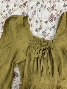 Chic Peplum Top with Puff Sleeves