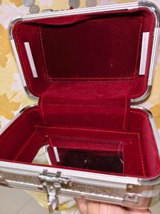 Jewellery box